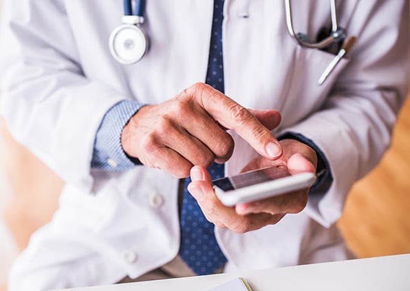 Featured image for article: 9 Reasons to Text with Your Patients